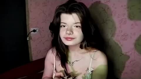 Snapshot of deannemillener chatting on 05-12-26, 06:27 Camille online show from 05-12-26, 06:27