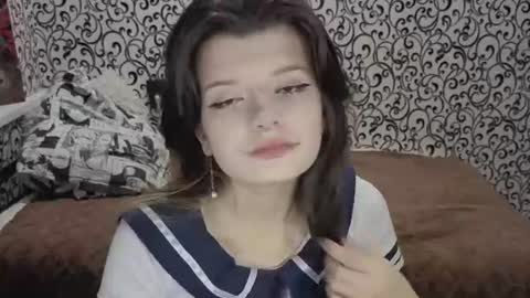 Snapshot of deannemillener chatting on 06-12-26, 05:12 Camille online show from 06-12-26, 05:12