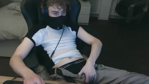 Snapshot of deanparkerx chatting on 10-25-25, 06:35 Dean online show from 10-25-25, 06:35