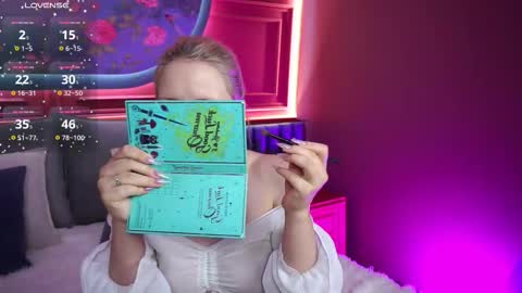 Dolly online show from 09-19-25, 02:29