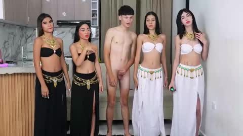 Hannah - Annie - Alisson online show from 10-31-25, 07:37