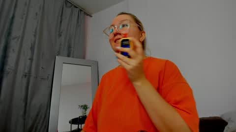 Debbie Mon Tue Fri Sun Sat GMT 3 1000am - 0400pm  online show from 12-09-24, 06:25