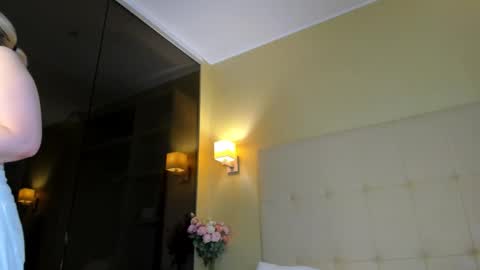 Debbie Mon Tue Fri Sun Sat GMT 3 1000am - 0400pm  online show from 09-19-25, 04:18