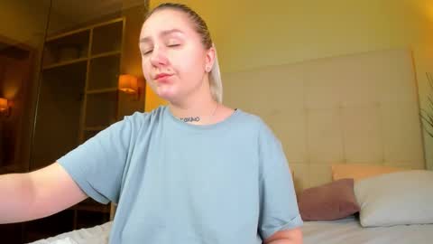 Debbie Mon Tue Fri Sun Sat GMT 3 1000am - 0400pm  online show from 10-08-25, 05:21