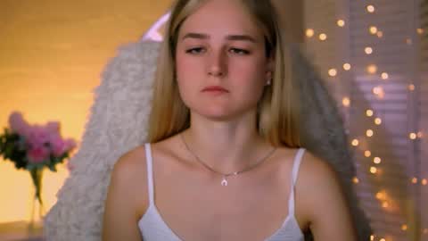 Snapshot of deboralarson chatting on 09-15-25, 03:39 Debora online show from 09-15-25, 03:39