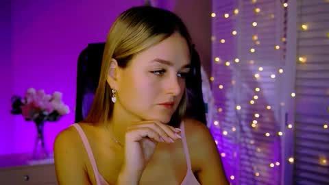 Snapshot of deboralarson chatting on 11-18-25, 03:34 Debora online show from 11-18-25, 03:34