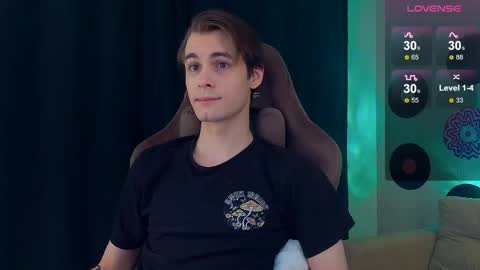 Snapshot of debugmee chatting on 02-18-26, 10:17 Samuel online show from 02-18-26, 10:17