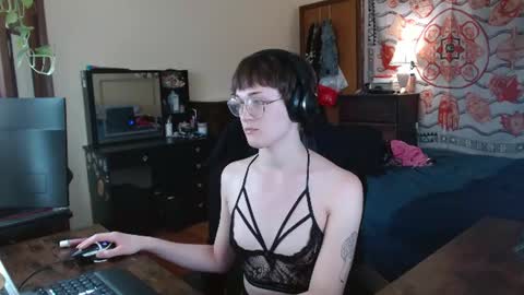 decemberholiday online show from 07-21-26, 10:45