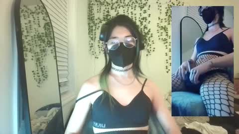 deciduousdoll online show from 11-05-25, 11:49