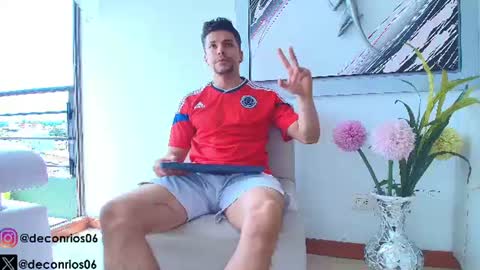 Snapshot of deconrios chatting on 06-21-26, 04:31 Santiago online show from 06-21-26, 04:31
