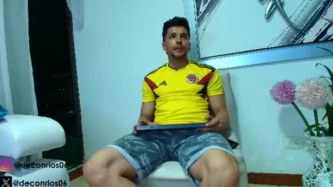 Snapshot of deconrios chatting on 06-29-26, 03:13 Santiago online show from 06-29-26, 03:13