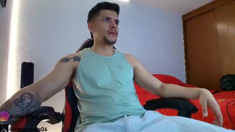 Snapshot of deconrios chatting on 06-30-26, 12:44 Santiago online show from 06-30-26, 12:44