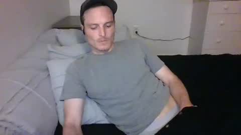 Dee4dayz online show from 10-28-25, 02:04