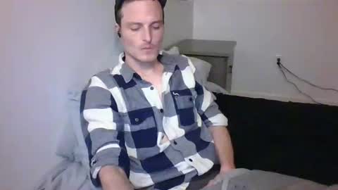 Dee4dayz online show from 10-31-25, 02:01