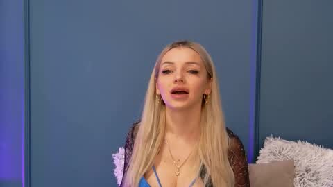 Snapshot of deeavip chatting on 02-14-26, 06:43 DeeaVIP online show from 02-14-26, 06:43