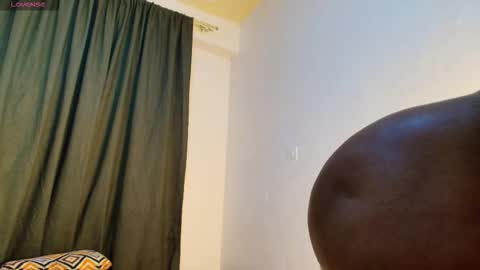 Snapshot of deeloverxx chatting on 03-25-26, 07:20 Dee online show from 03-25-26, 07:20