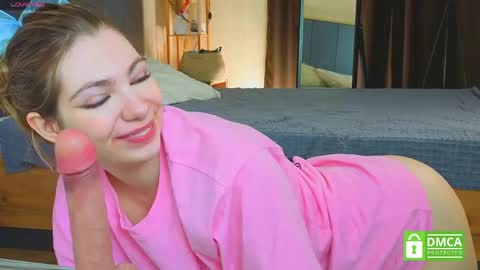 Snapshot of deepcums_ chatting on 05-12-26, 08:11 Sophie online show from 05-12-26, 08:11