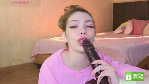 Snapshot of deepcums_ chatting on 07-10-26, 08:50 Sophie online show from 07-10-26, 08:50