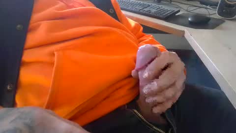 Snapshot of deepstrokes25 chatting on 01-15-25, 05:58 deepstrokes25 online show from 01-15-25, 05:58