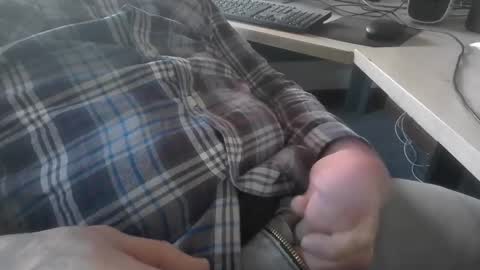 Snapshot of deepstrokes25 chatting on 02-28-25, 05:37 deepstrokes25 online show from 02-28-25, 05:37