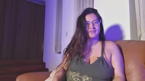 Snapshot of deesseluxure_ chatting on 02-19-25, 11:25 Andre online show from 02-19-25, 11:25