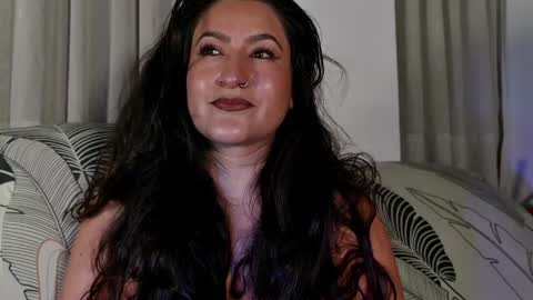 Snapshot of deesseluxure_ chatting on 04-01-26, 06:03 Andre online show from 04-01-26, 06:03