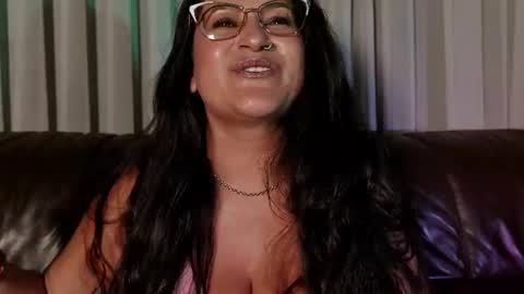 Snapshot of deesseluxure_ chatting on 07-07-26, 03:31 Andre online show from 07-07-26, 03:31