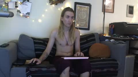 definatelyvegan online show from 10-12-25, 09:36