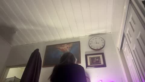 Tori online show from 12-22-25, 04:42