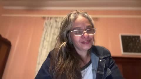 Tori online show from 03-26-26, 06:52