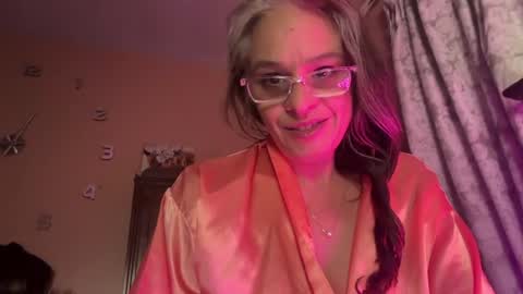Snapshot of degeneratesaint chatting on 06-19-26, 04:39 Tori online show from 06-19-26, 04:39