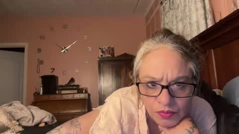 Snapshot of degeneratesaint chatting on 07-09-26, 02:04 Tori online show from 07-09-26, 02:04