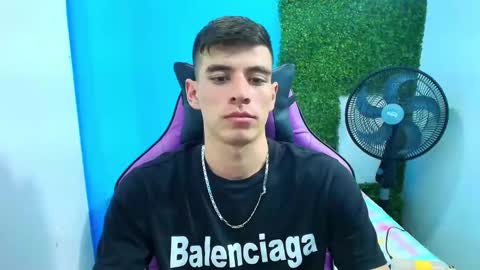 Snapshot of deiby_baby chatting on 01-29-25, 04:26 DEIBY online show from 01-29-25, 04:26