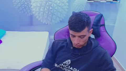 Snapshot of deiby_baby chatting on 11-04-25, 06:18 DEIBY online show from 11-04-25, 06:18