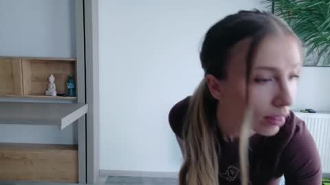 Di online show from 04-18-26, 01:15