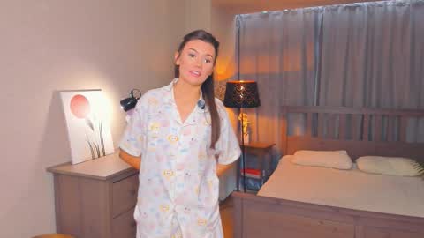 Laura online show from 03-25-26, 07:14