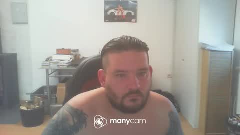 Snapshot of deinspielzeug87 chatting on 12-18-24, 09:04 deinspielzeug87 online show from 12-18-24, 09:04