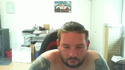 Snapshot of deinspielzeug87 chatting on 09-17-25, 01:02 deinspielzeug87 online show from 09-17-25, 01:02