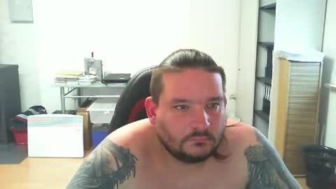 Snapshot of deinspielzeug87 chatting on 10-26-25, 01:39 deinspielzeug87 online show from 10-26-25, 01:39