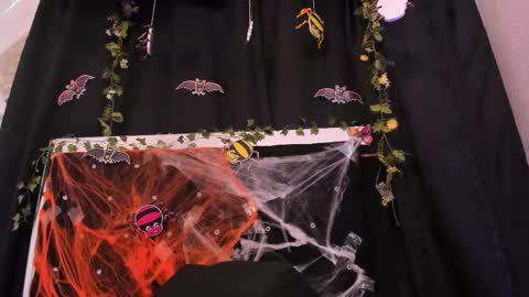 Snapshot of deisyharper chatting on 10-31-25, 06:14 deisyharper online show from 10-31-25, 06:14