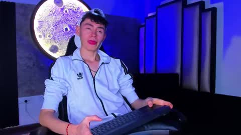 Snapshot of deivid_oficial20 chatting on 10-27-25, 08:13 Deivid online show from 10-27-25, 08:13