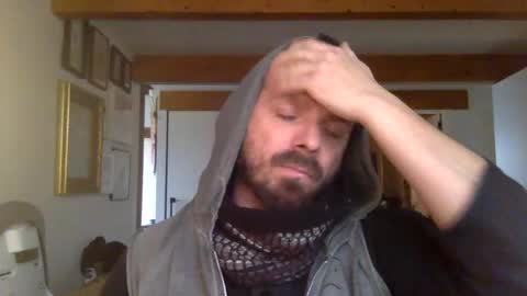 Snapshot of deivitzzz chatting on 02-12-25, 09:42 Hermes online show from 02-12-25, 09:42