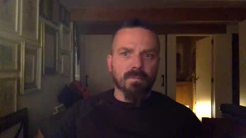 Snapshot of deivitzzz chatting on 10-29-25, 05:04 Hermes online show from 10-29-25, 05:04