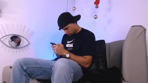 Snapshot of deivy_gram chatting on 01-03-25, 10:29 DEIVY online show from 01-03-25, 10:29