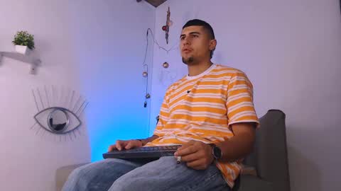 Snapshot of deivy_gram chatting on 01-05-25, 08:00 DEIVY online show from 01-05-25, 08:00