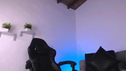 Snapshot of deivy_gram chatting on 01-29-25, 05:35 DEIVY online show from 01-29-25, 05:35