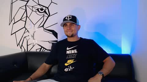 Snapshot of deivy_gram chatting on 02-03-25, 04:25 DEIVY online show from 02-03-25, 04:25