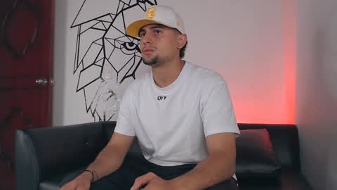 Snapshot of deivy_gram chatting on 02-05-25, 04:16 DEIVY online show from 02-05-25, 04:16