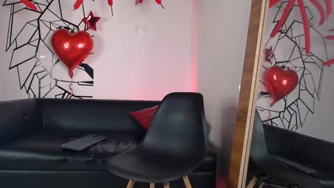 Snapshot of deivy_gram chatting on 02-16-25, 04:20 DEIVY online show from 02-16-25, 04:20