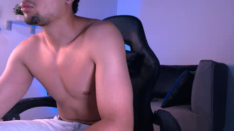 Snapshot of deivy_gram chatting on 02-27-25, 12:21 DEIVY online show from 02-27-25, 12:21